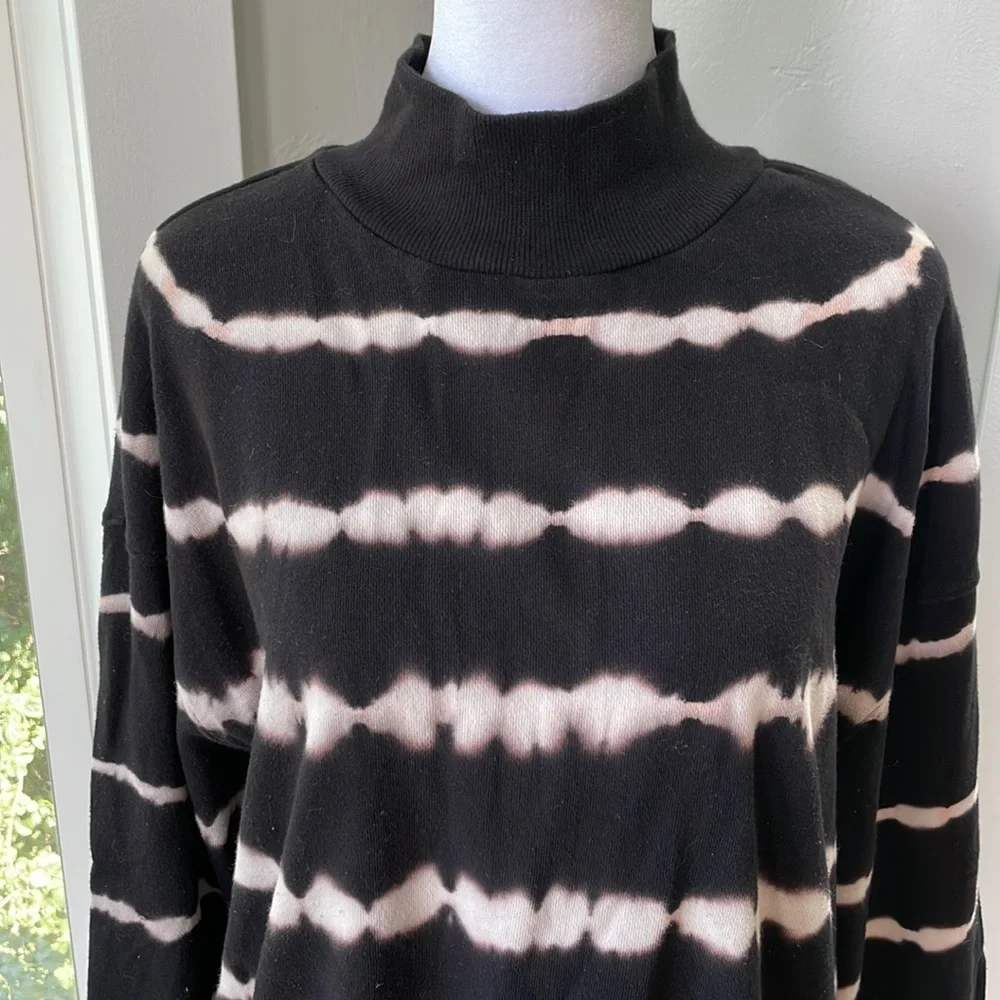 Wild Fable Oversized Black White Tie Dye Mockneck Sweatshirt Size Medium - Picture 3 of 7